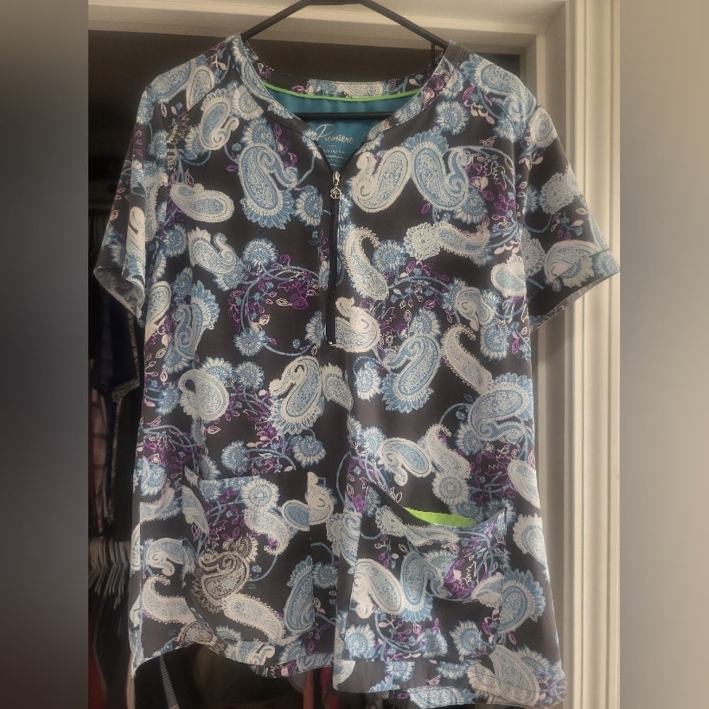 Ladies Healing Hands Scrub Top Size XL